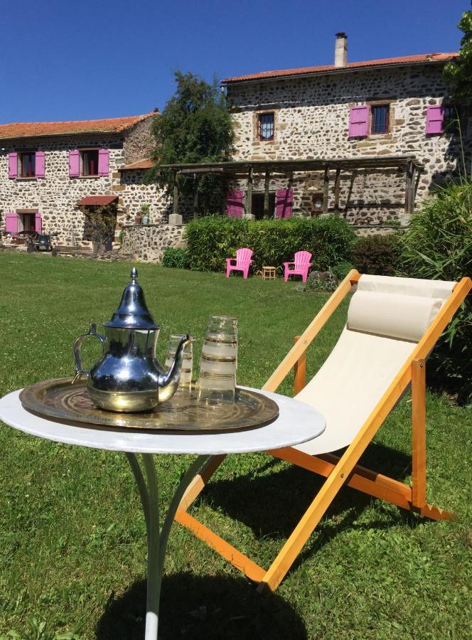 Domaine De Bauzit Bed & Breakfast Vals-pres-le-Puy Exterior photo